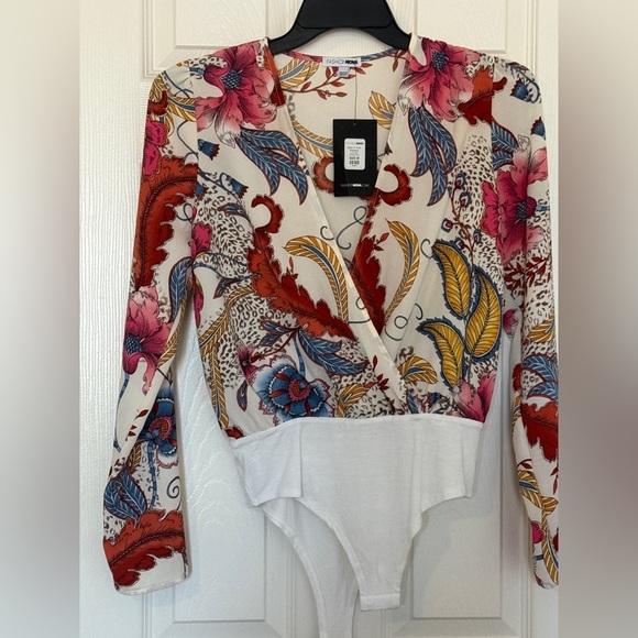 Fashion Nova Tops - Back In Time Floral Bodysuit – Fashion Nova – NWT